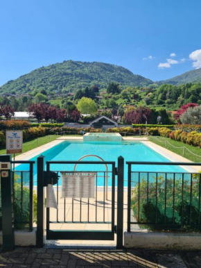 giardino e piscina apartment